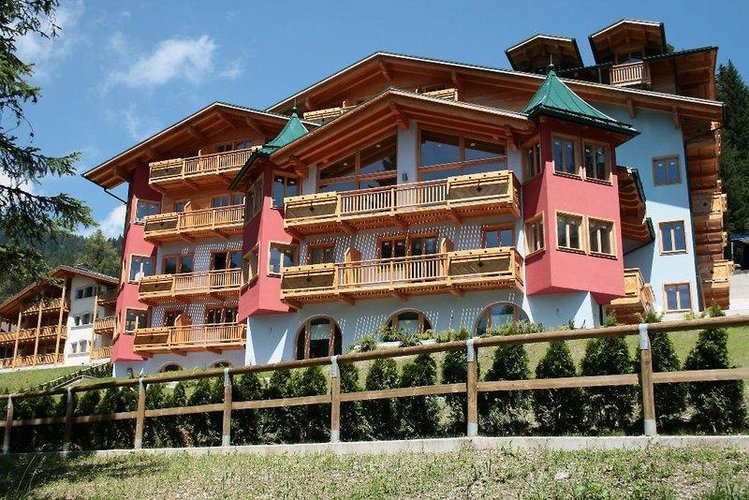 Zájezd Cristal Palace **** - Jižní Tyrolsko - Dolomity / Madonna di Campiglio - Záběry místa