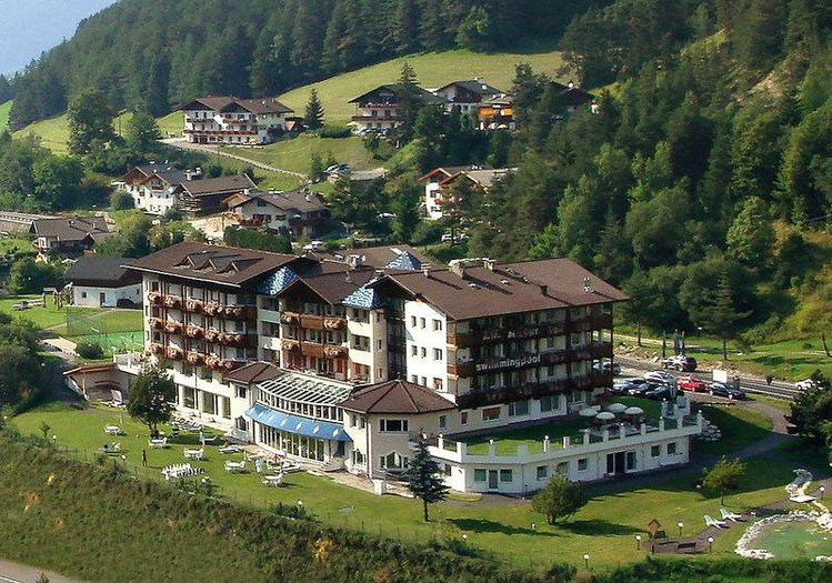 Zájezd Active Wellnesshotel Diamant **** - Jižní Tyrolsko - Dolomity / St. Christina in Gröden - Záběry místa