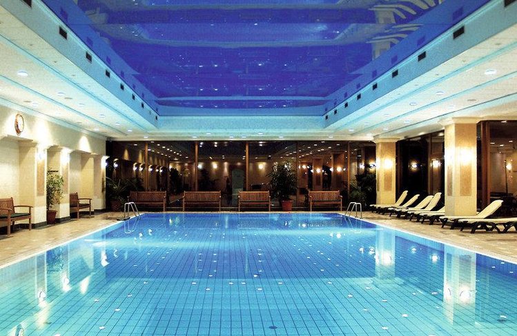 Zájezd Danubius Health Spa Resort Margitsziget ****+ - Budapešť a okolí / Budapešt - Vnitřní bazén