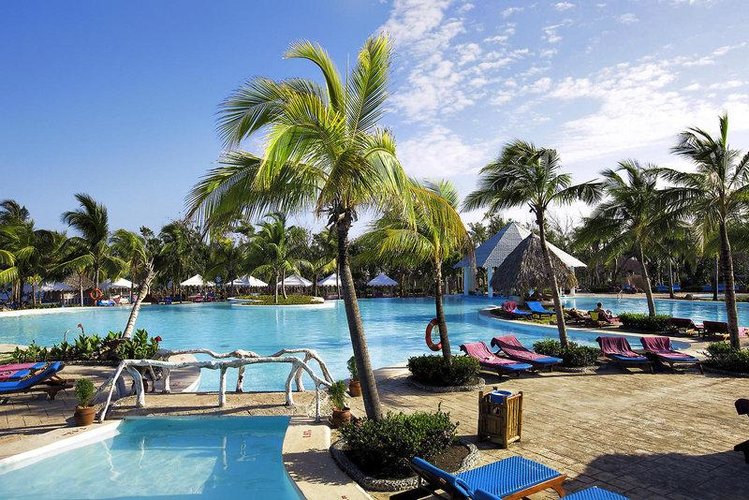 Zájezd Paradisus Rio de Oro Resort ***** - Holguín a okolí / Playa Esmeralda - Bazén