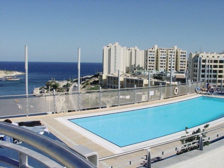 Zájezd 115 The Strand Hotel and Suites *** - ostrov Malta / Sliema - Bazén