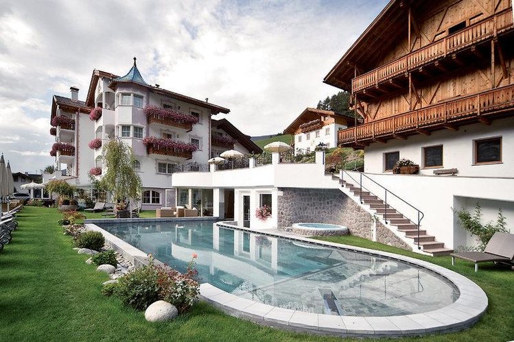 Zájezd Wellness Resort Alpin Gar ***** - Jižní Tyrolsko - Dolomity / St. Ulrich in Gröden - Záběry místa