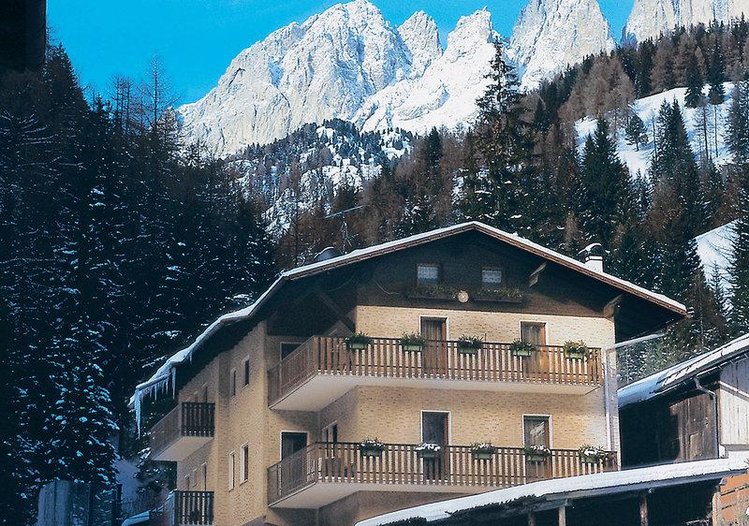 Zájezd Cesa Salin ** - Jižní Tyrolsko - Dolomity / Campitello di Fassa - Záběry místa