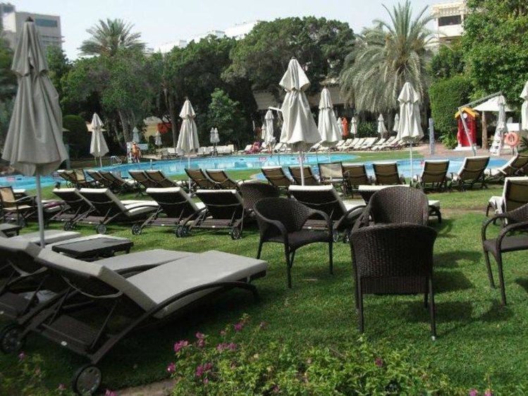 Zájezd LA RESIDENCE STUD HOTEL *** - S.A.E. - Abú Dhabí / Abu Dhabi - Bazén