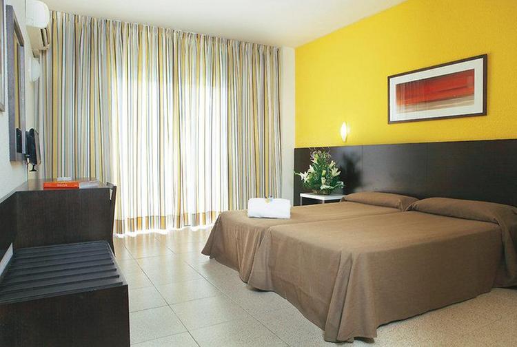 Zájezd Azuline Hotel Mar Amantis I & II *** - Ibiza / Sant Antoni de Portmany - Příklad ubytování