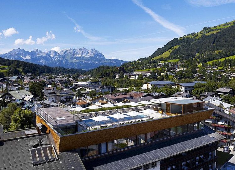 Zájezd Schwarzer Adler Kitzbühel Hotel & Spa ****+ - Tyrolsko / Kitzbühel - Letecký snímek