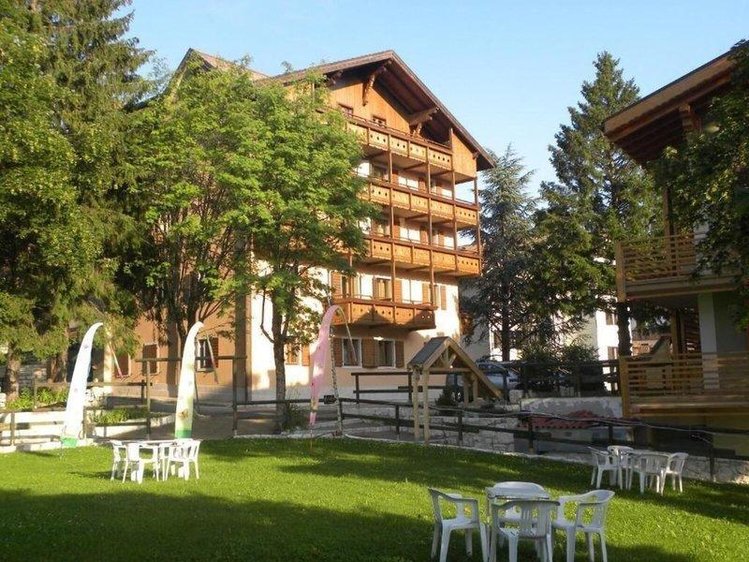 Zájezd Residence Serrada *** - Jižní Tyrolsko - Dolomity / Folgaria - Záběry místa