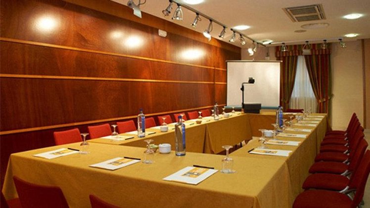 Zájezd Tres Luces *** - Galicie / Vigo - Konferenční místnost