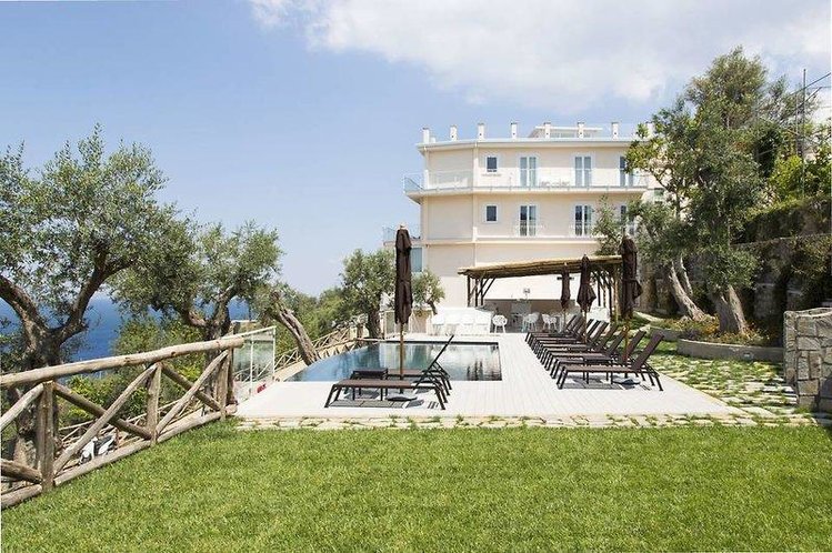 Zájezd Villa Fiorella Art Hotel ***** - pobřeží Amalfi - Neapolský záliv / Massa Lubrense - Záběry místa