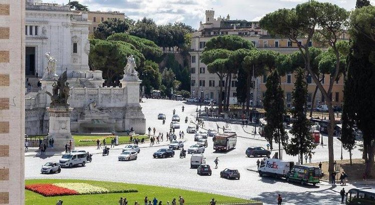 Zájezd Piazza Venezia **** - Řím a okolí / Řím - Záběry místa