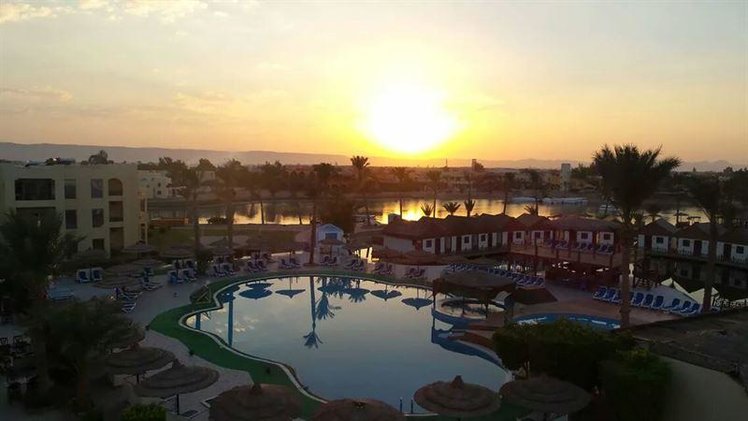 Zájezd Panorama Bungalow Resort El Gouna **** - Luxor, Lybijská poušť a Asuán / Luxor - Bazén