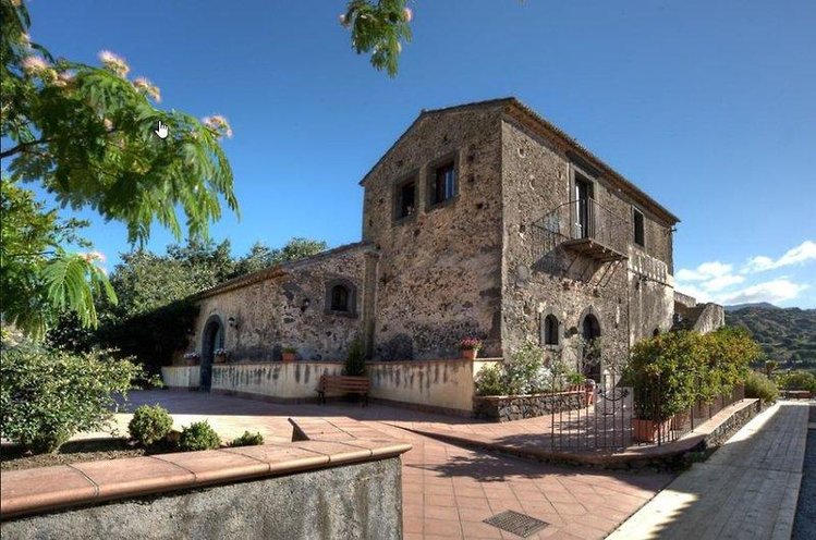 Zájezd Gole Alcantara Botanical & Geological Park Agriturismo La Casa delle Monache **** - Sicílie - Liparské ostrovy / Motta Camastra - Záběry místa