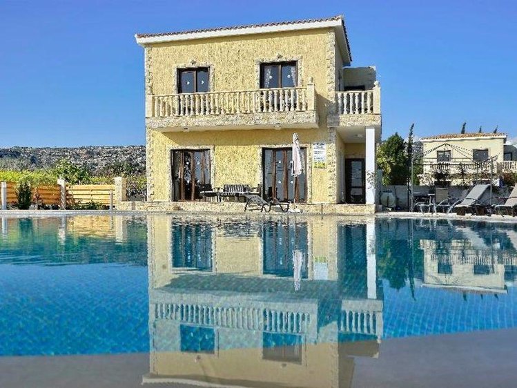 Zájezd Villas Agios Ilios **** - Kypr / Coral Bay - Bazén