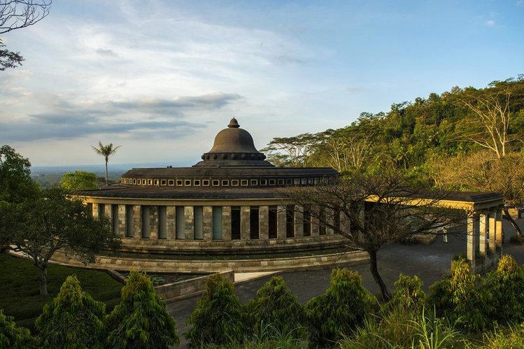 Zájezd Amanjiwo ****** - Jáva / Borobudur - Záběry místa