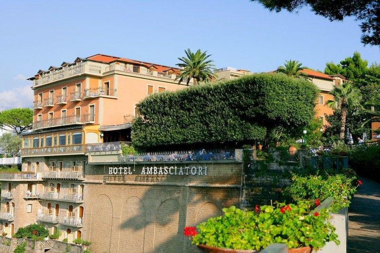 Zájezd Grand Hotel Ambasciatori ***** - pobřeží Amalfi - Neapolský záliv / Sorrent - Zahrada