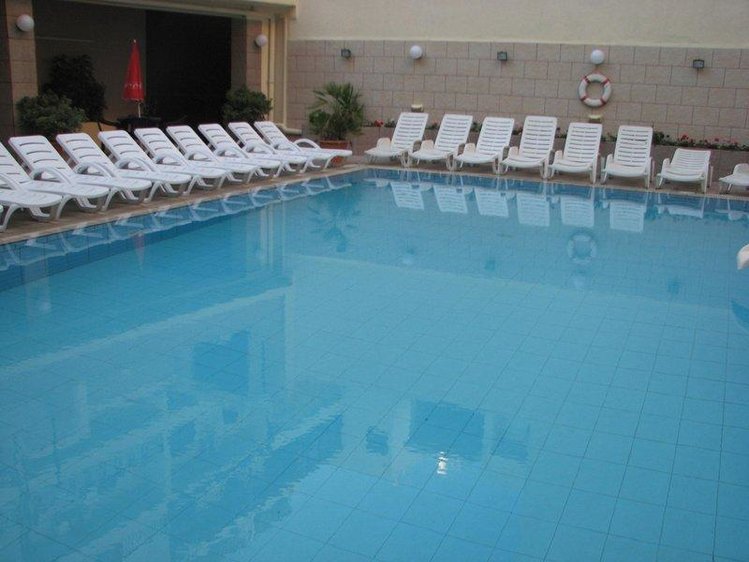 Zájezd Euroclub Hotel *** - ostrov Malta / Qawra - Bazén