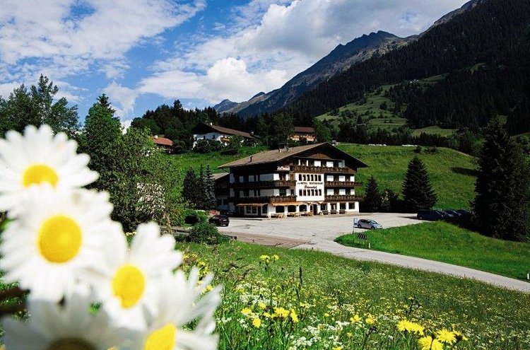 Zájezd Pulvererhof *** - Jižní Tyrolsko - Dolomity / Mareit - Záběry místa