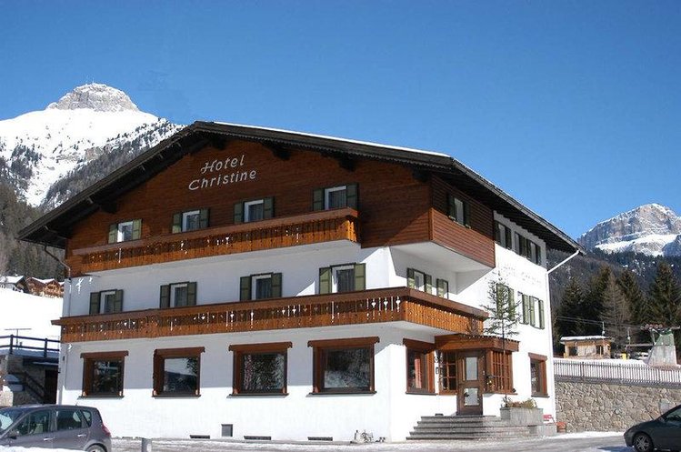 Zájezd Christine  - Jižní Tyrolsko - Dolomity / Campitello di Fassa - Záběry místa