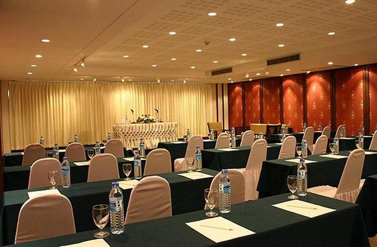 Zájezd FX Hotel Royal Peninsula *** - Thajsko - sever - Chiang Rai a Chiang Mai / Chiang Mai - Konferenční místnost