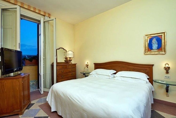 Zájezd Eurostars Centrale Palace Hotel **** - Sicílie - Liparské ostrovy / Palermo - Příklad ubytování