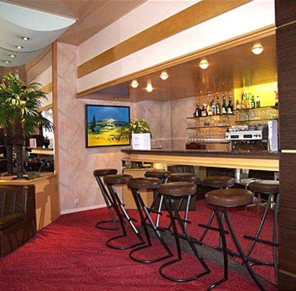 Zájezd Best Western Hotel Carlton *** - Alpy / Annecy - Bar