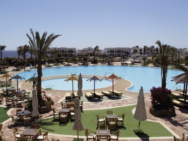 Zájezd The Coral Beach Rotana Resort-Montazah **** - Šarm el-Šejch, Taba a Dahab / Sharm el Sheikh - Bazén