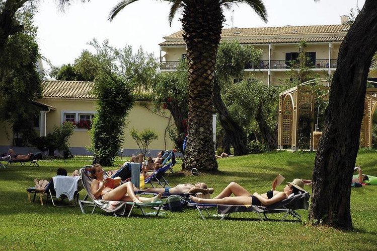 Zájezd Delfinia Hotels **** - Korfu / Moraitika - Zahrada