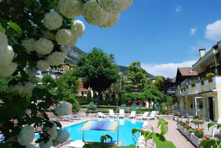Zájezd Alle Dolomiti Boutique Lake Hotel **** - Jižní Tyrolsko - Dolomity / Molveno - Bazén