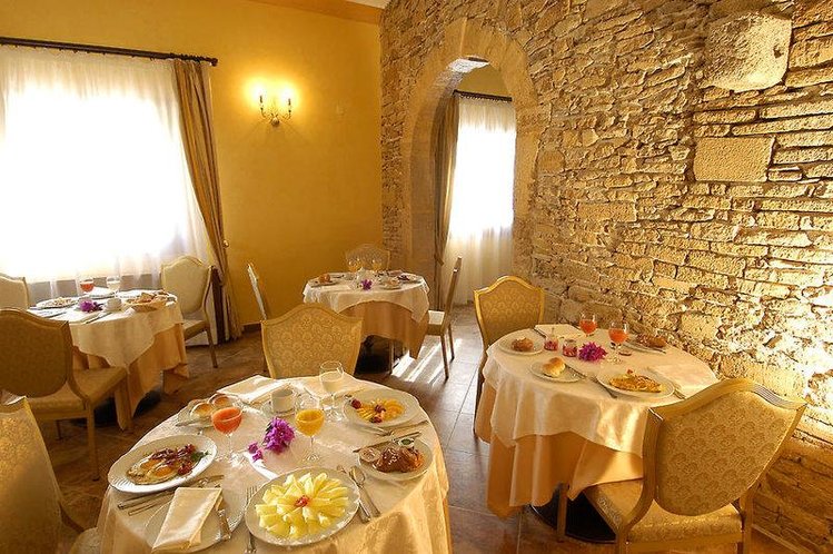 Zájezd Il Podere **** - Sicílie - Liparské ostrovy / Syrakus - Restaurace