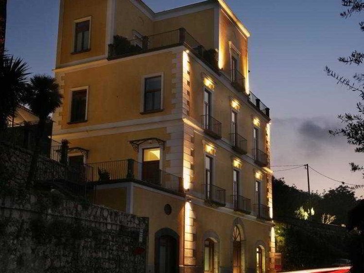 Zájezd Palazzo Torre Barbara *** - pobřeží Amalfi - Neapolský záliv / Vico Equense - Záběry místa