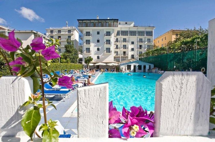 Zájezd Grand Hotel Flora **** - pobřeží Amalfi - Neapolský záliv / Sorrent - Záběry místa