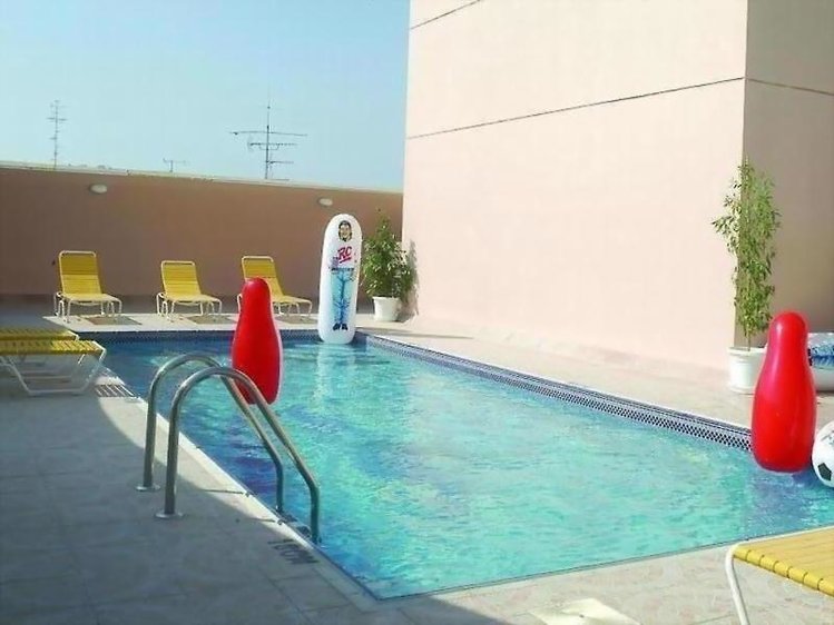 Zájezd Ramee Guestline Hotel Apartment 2 *** - S.A.E. - Dubaj / Dubaj - Bazén