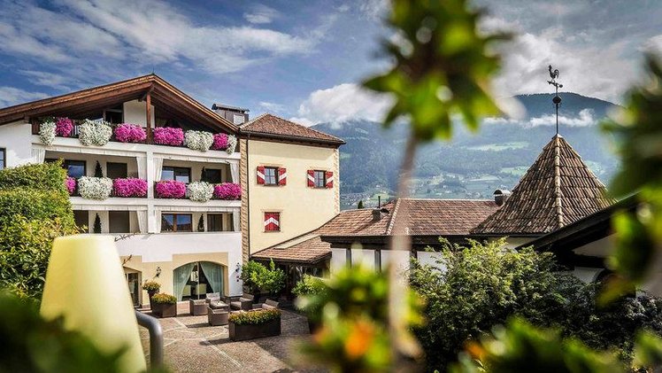 Zájezd Golserhof ****+ - Jižní Tyrolsko - Dolomity / Dorf Tirol - Záběry místa