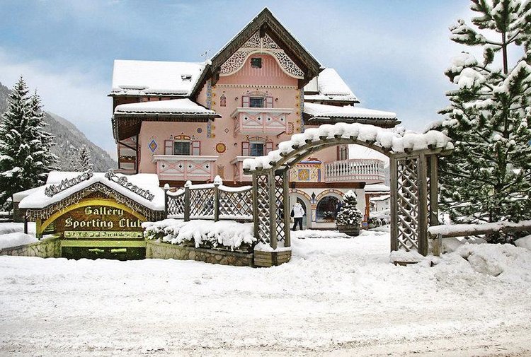Zájezd Gran Chalet Soreghes **** - Jižní Tyrolsko - Dolomity / Campitello di Fassa - Záběry místa