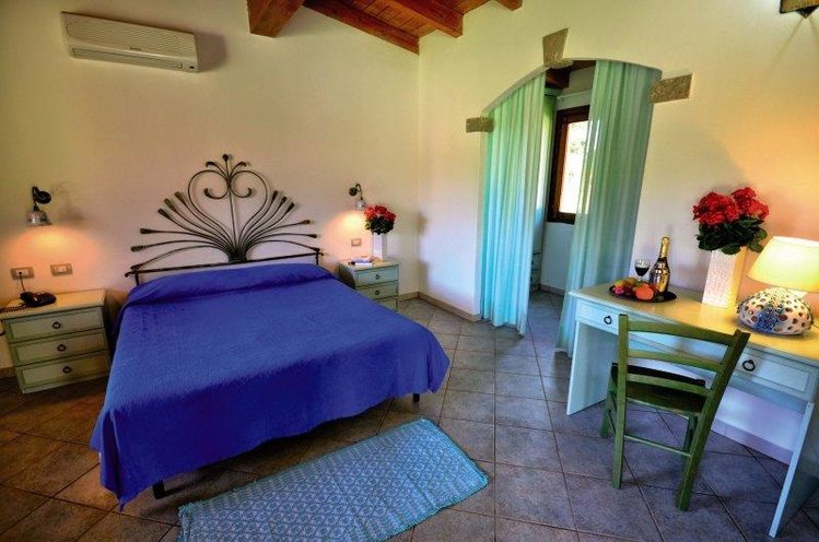 Zájezd Limone Beach Resort **** - Sardinie / Cala Sinzias - Příklad ubytování