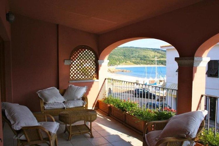 Zájezd Appartamenti Isola Rossa Borgo di Mare ** - Sardinie / Trinità d'Agultu e Vignola - Terasa