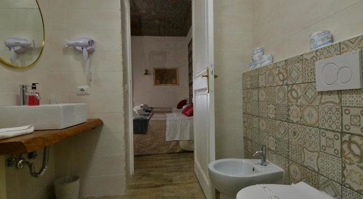 Zájezd Eva's Rooms **** - Řím a okolí / Řím - Koupelna