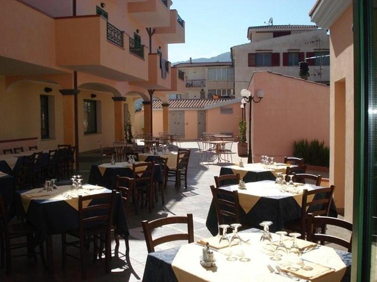 Zájezd Baia Marina *** - Sardinie / Orosei - Restaurace