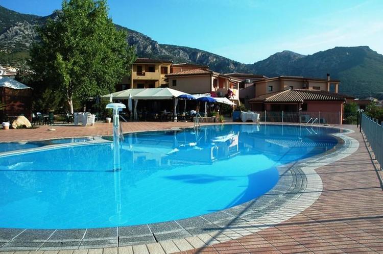 Zájezd Parco Blu Club Resort **** - Sardinie / Cala Gonone - Bazén
