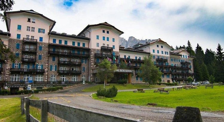Zájezd GRAND CAREZZA APP HOTEL *** - Jižní Tyrolsko - Dolomity / Karersee - Záběry místa