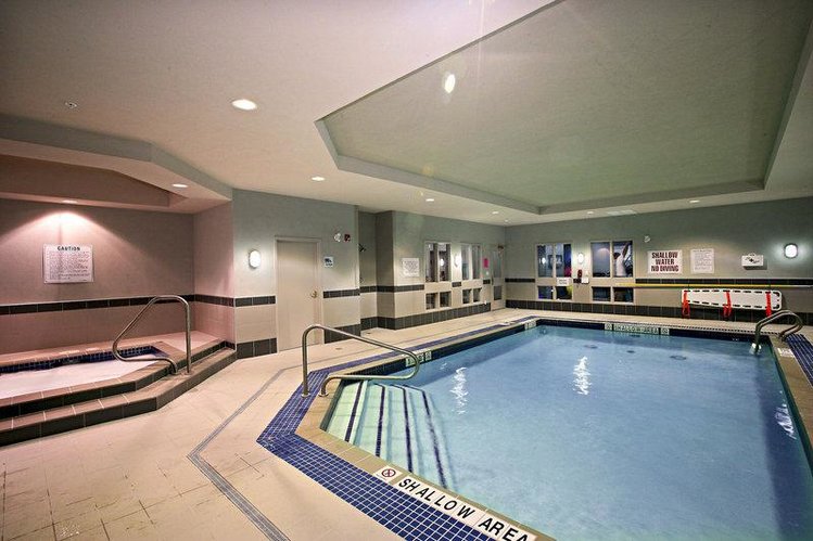 Zájezd Holiday Inn Express & Suites Newmarket *** - Ontario / Newmarket - Vnitřní bazén