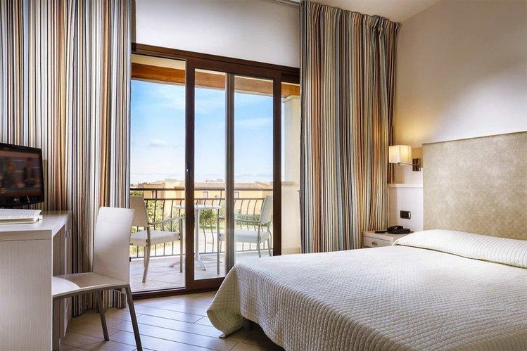 Zájezd Terra di Mare Resort & Sp **** - Sardinie / San Teodoro - Příklad ubytování