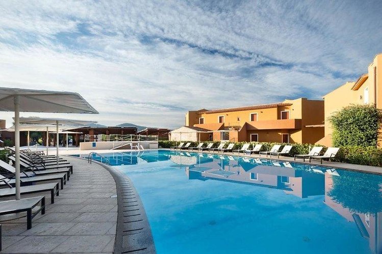 Zájezd Terra di Mare Resort & Sp **** - Sardinie / San Teodoro - Bazén