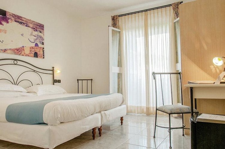 Zájezd Romantica Resort & Spa **** - Ischia / Sant'Angelo - Příklad ubytování