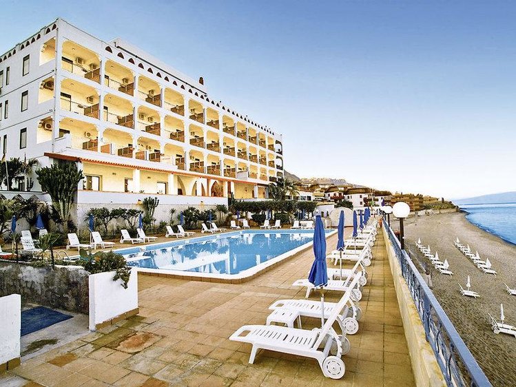 Zájezd Park Hotel Silemi **** - Sicílie - Liparské ostrovy / Letojanni - Terasa