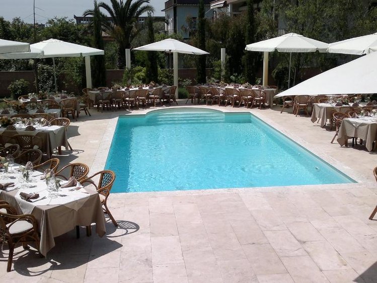 Zájezd Ostia Antica Park Hotel *** - Řím a okolí / Řím - Bazén