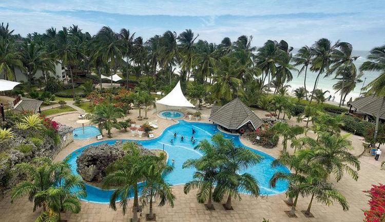 Zájezd Diani Reef Beach Resort & Spa ***** - Keňa / Diani Beach - Bazén