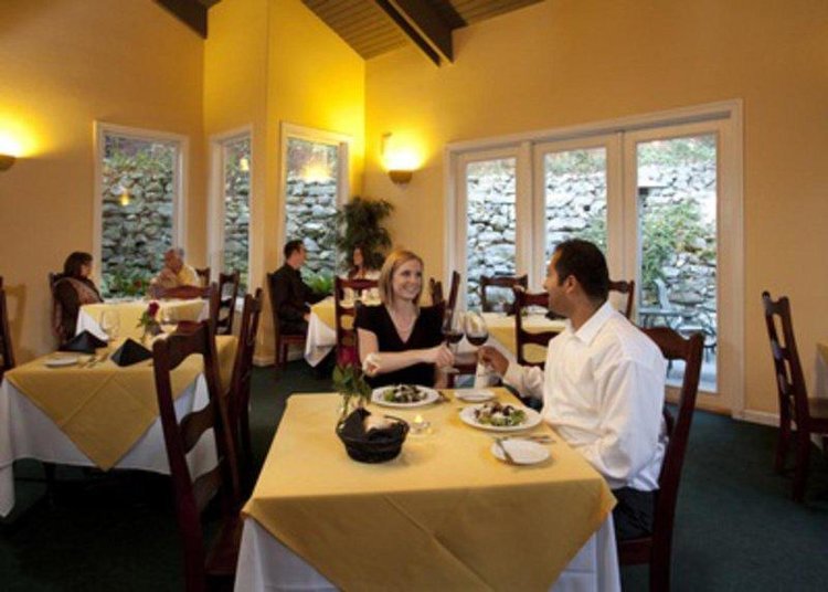 Zájezd Sycamore Mineral Springs Resort *** - Kalifornie - Monterey / San Luis Obispo - Restaurace