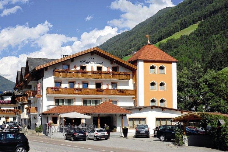 Zájezd Neuwirt *** - Jižní Tyrolsko - Dolomity / Steinhaus - Záběry místa