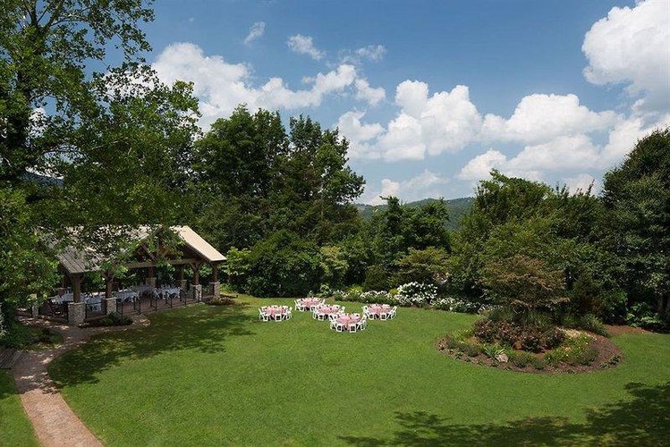 Zájezd The Park Vista - a DoubleTree by Hilton *** - Tennessee / Gatlinburg - Zahrada